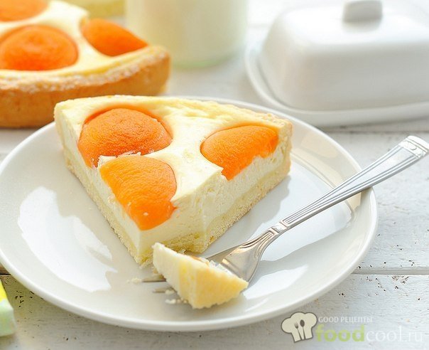 Пышный творожный пирог с абрикосами