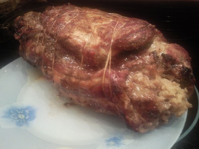 Оленина в брусничном соусе