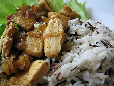 Куриные бёдра с яблоками на подушке из сельдерея