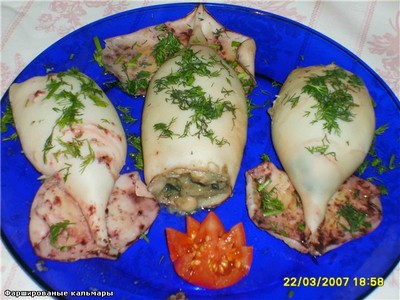 Рисовая лапша с морепродуктами, грибами и кабачком.