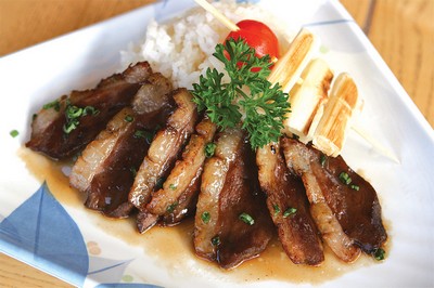 Филе пангазиуса с сыром бри, запеченное в слоеном тесте