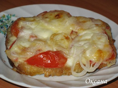 Бутерброды со свининой или свинина с капустным салатом в багете