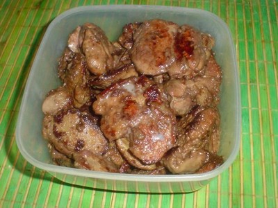 Куриная печень по-мароккански в сметанной лепёшке.