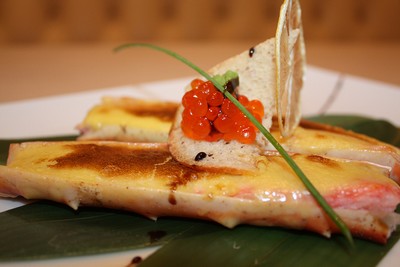 Закусочные рулетики из сладкого перца в тулупе из бекона