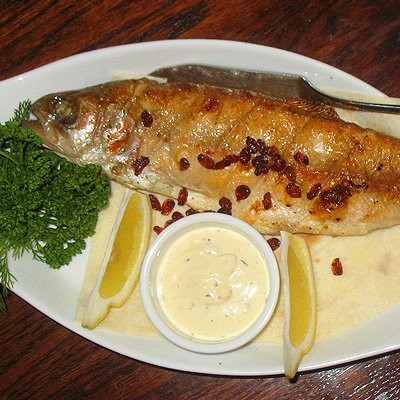 Рыба с огуречным соусом,или тушенными огурцами!