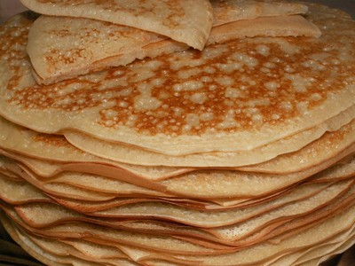 Банановые оладьи по-Ямайски с кленовым сиропом.