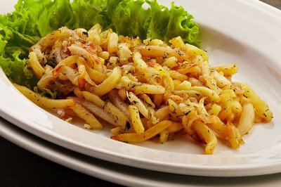 Печеная картошка-гармошка под соусом бешамель