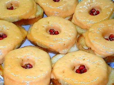 Канапе с фаршированным кальмаром и анчоусным маслом