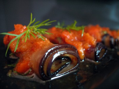 Котлеты говяжьи с опятами в томатно- гранатовом соусе.Дуэль.