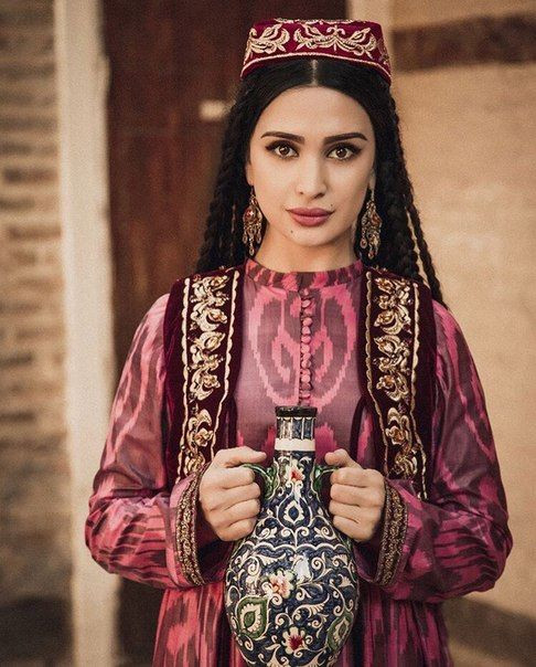 Onlaynda onam bilan jinsiy aloqa haqida gapiring